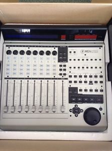 Mackie MCU Pro *MINT CONDITION* 8-Channel Master Daw Control Surface FREE SHIP