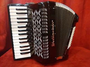 NEW Weltmeister Kristall Piano Accordion 30/60 LMM Made in Germany Stylish