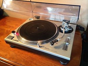 DUAL VOLTAGE Technics SL-1200MK2 w/Cover, Cartridge, Audiophile Mat. NEAR MINT!