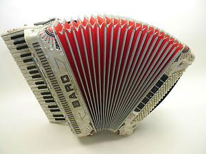 Akkordeon , Baro Professional C 40 CS, 120 Bass, Cassotto, von Guerrini gebaut