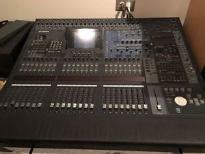 Yamaha DM2000 Audio Console