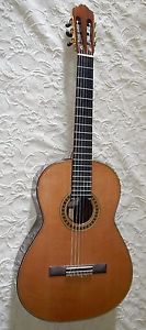 Cervantes concert Rodriguez classical guitar / cedar top / indian rosewood