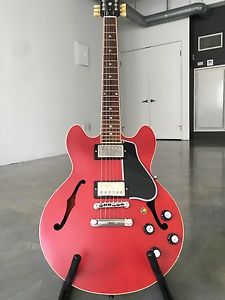 Gibson ES-339 Semi-Hollow Electric Guitar in Cherry