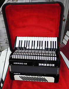 Super Akkordeon HOHNER STUDENT 80 + Hardcase/Trolley