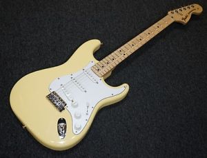 Fender Japan Exclusive Classic 70s Stratocaster YWH Electric Guitar Yellow White