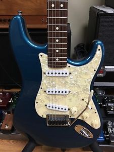 1997 Fender American Stratocaster Deluxe - Ocean Blue
