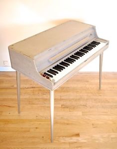 1960s Wurltizer 146 Vintage Electric Piano, Rebuilt Amp, Fully Serviced 140B