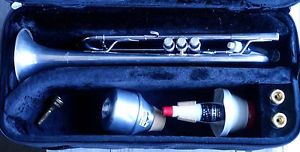 Zigmant Kanstul  1500A Professional Trumpet and Accessories