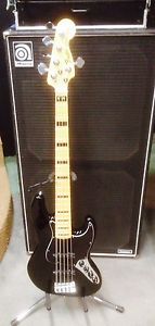 Fender American Deluxe Jazz Bass, 5-String with Case