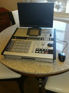 Mv 8800 roland instrumental machine,with cd burner.