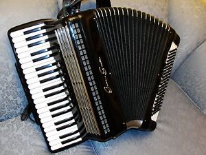 Mint Professional full size Custom Made Gian scala accordion by Petosa