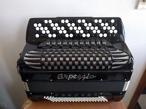 Arpeggio Chromatic Button Accordion C-System LMMM 120 Bass