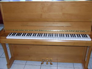 Johannes Seiler Klavier GS122 D Erle satiniert