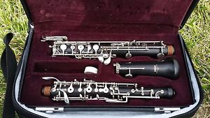 Yamaha 411 advanced oboe with Left-F.  Beautiful condition, overhauled recently!
