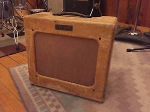 Vintage 1950's Fender Amp Deluxe Tweed TV Front Guitar Amplifier
