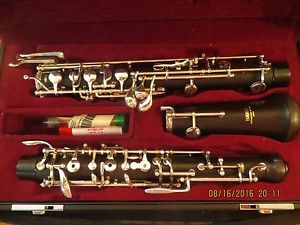 YAMAHA 411 INTERMEDIATE OBOE W/ CASE ~ AMAZING CONDITION! GORGEOUS INSTRUMENT!