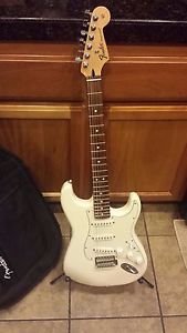 Fender Stratocaster Electric Guitar Olympic White (Near Mint!)