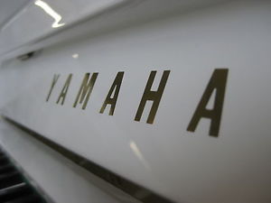 weißes Klavier, sehr schönes und gutes Yamaha Mod. U1 von  REHA-PIANO-AURICH