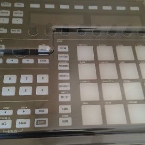 Maschine MK2 with Komplete 10, Reaktor 6, Decksaver, Maschine Stand, Expansions