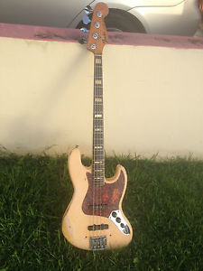 FENDER JAZZ BASS 1972