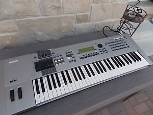 Yamaha MOTIF 6 Synthesizer with 16MB card