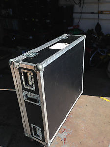 Yamaha TF5 mixing desk, flightcased