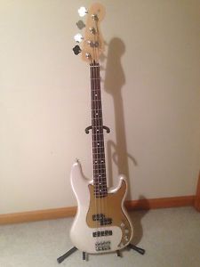 Fender Deluxe Series Active Precision Bass Special