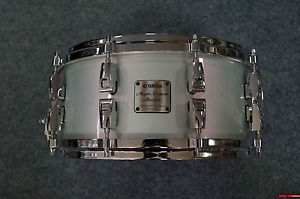 Yamaha Maple Custom Absolute Snaredrum  -  "Solid Silver"  -  14x6"