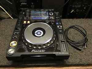 one Pioneer CDJ2000 Nexus Professional DJ  Player CDJ 2000  //ARMENS//