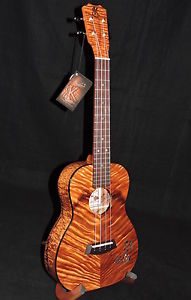KANILE’A KANILEA HNS SOLID PREMIUM KOA HONU GLOSS TENOR UKULELE WITH CASE
