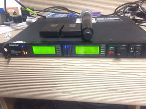 Shure UR4D receiver Q10 with 1 x UR2 HH and 2 UR1 Packs transmitters