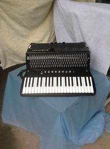 Mengascini Prima LLMM Double Tone Amplisound Double Bassoon Chamber Accordion