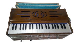 HARMONIUM~PETI~3 1/2~PROFESSIONAL~BHAJAN~KIRTAN~YOGA 440 TUNNED BAG ENGLIAH KEYS