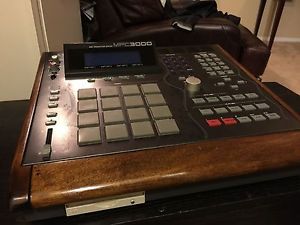 MPC 3000 LE Forat Custom Wood Panels OS 3.11 w/ INTERNAL 100 MB ZIP