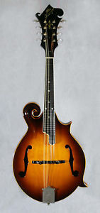 Kasuga M-75, 1970s, VG condition Vintage Flat mandolin w/Hard Case