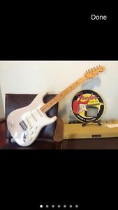 Fender Stratocaster AVRI 2015 Blonde