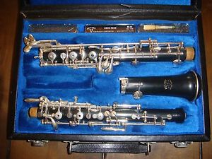 Used Fox Renard Artist model 330 Oboe with case and case cover. #10481. Excellen