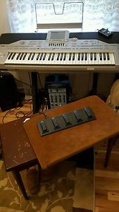 Korg PA1X with music holder and 5 pedal unit