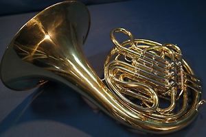Holton Farkas H-180 (Yellow Brass 179) Double French Horn w/Case, Mouthpiece