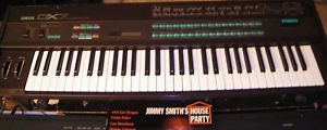 YAMAHA DX-7  ORIGINAL Iconic Synthesizer - EXCELLENT cond! with 'VIKING' case  `