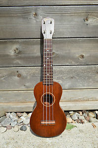 Gibson ,vintage soprano ukulele