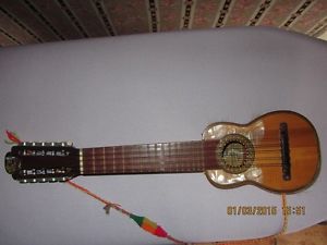 charango Isaac RIVAS