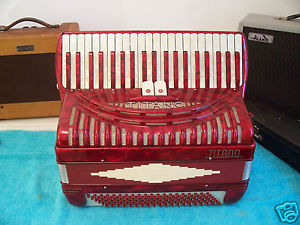RED TITANO 120 bass Accordion 2/4 Reeds Accordian  Very Good Cond. Tested