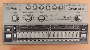 Roland TR-606 Drumatix w/ charger and carry case bag