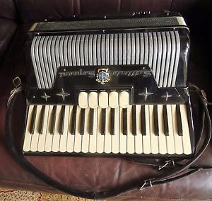 seller restored Settimo Soprani Piano Accordion
