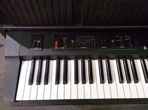 YAMAHA CP 60 M