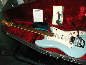 VOX SPITFIRE GUITAR, VINTAGE,      NICE CONDITION, AND CASE