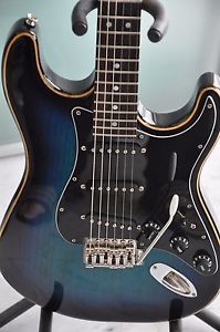 Warmoth Stratocaster Rio Grande pickups Wlikinson bridge Sperzel locking tuners