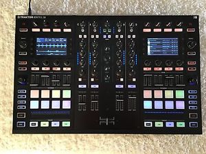 Native-Instruments Traktor Kontrol S8