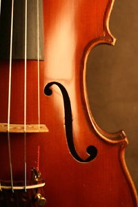 A GOOD OLD ANTIQUE FRENCH VIOLIN MADE AFTER GIUSEPPE GUARNERI CIRCA 1930
